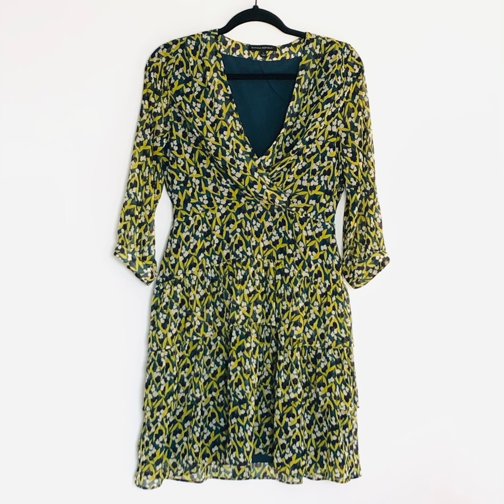 BANANA REPUBLIC Floral Ruffles  Dress